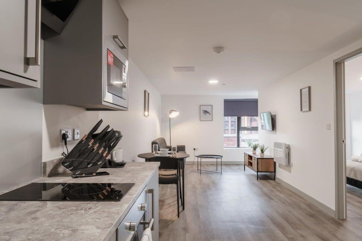Modern 1 Bed Apartment In Liverpool Centre Exterior foto