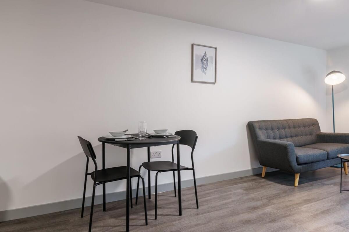 Modern 1 Bed Apartment In Liverpool Centre Exterior foto